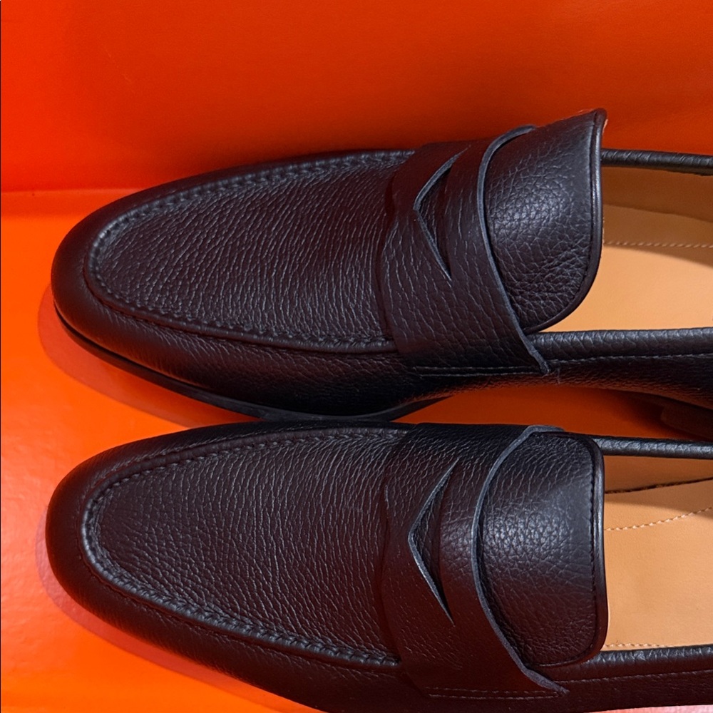 Magnanni Black Leather Slip-On Loafers - Picture 1 of 6